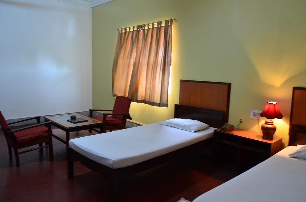 The Boulevard Hotel Jamshedpur Exterior photo